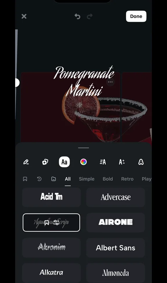 Naslov Pomegranate Martini na slajdu karusela i popis dostupnih fontova u aplikaciji Edits
